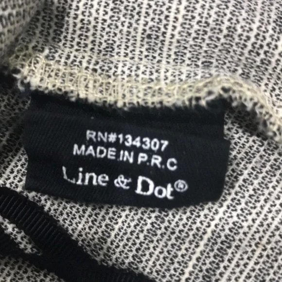 Line & Dot Belen Off-the-Shoulder Top - Picture 5 of 7